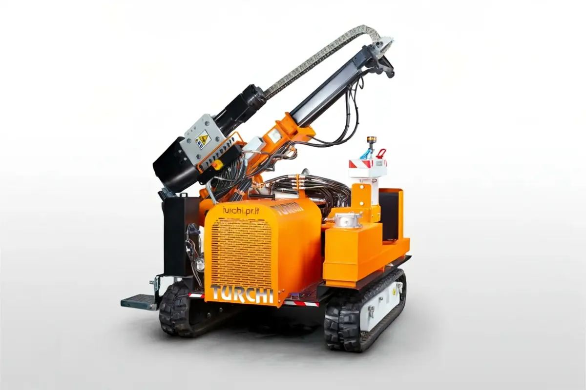 TURCHI 300F in azione su cantiere fotovoltaico
